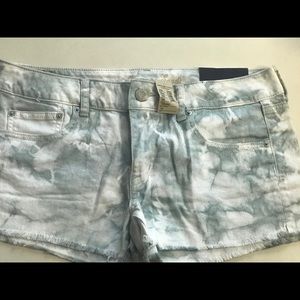 American eagle gray white shorts